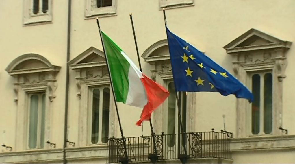 Az olaszok nem engednek a brüsszeli nyomásnak