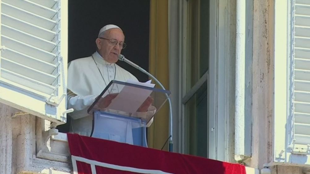Ferenc pápa: El kell utasítani a világi hívságokat és a látszatörömöket