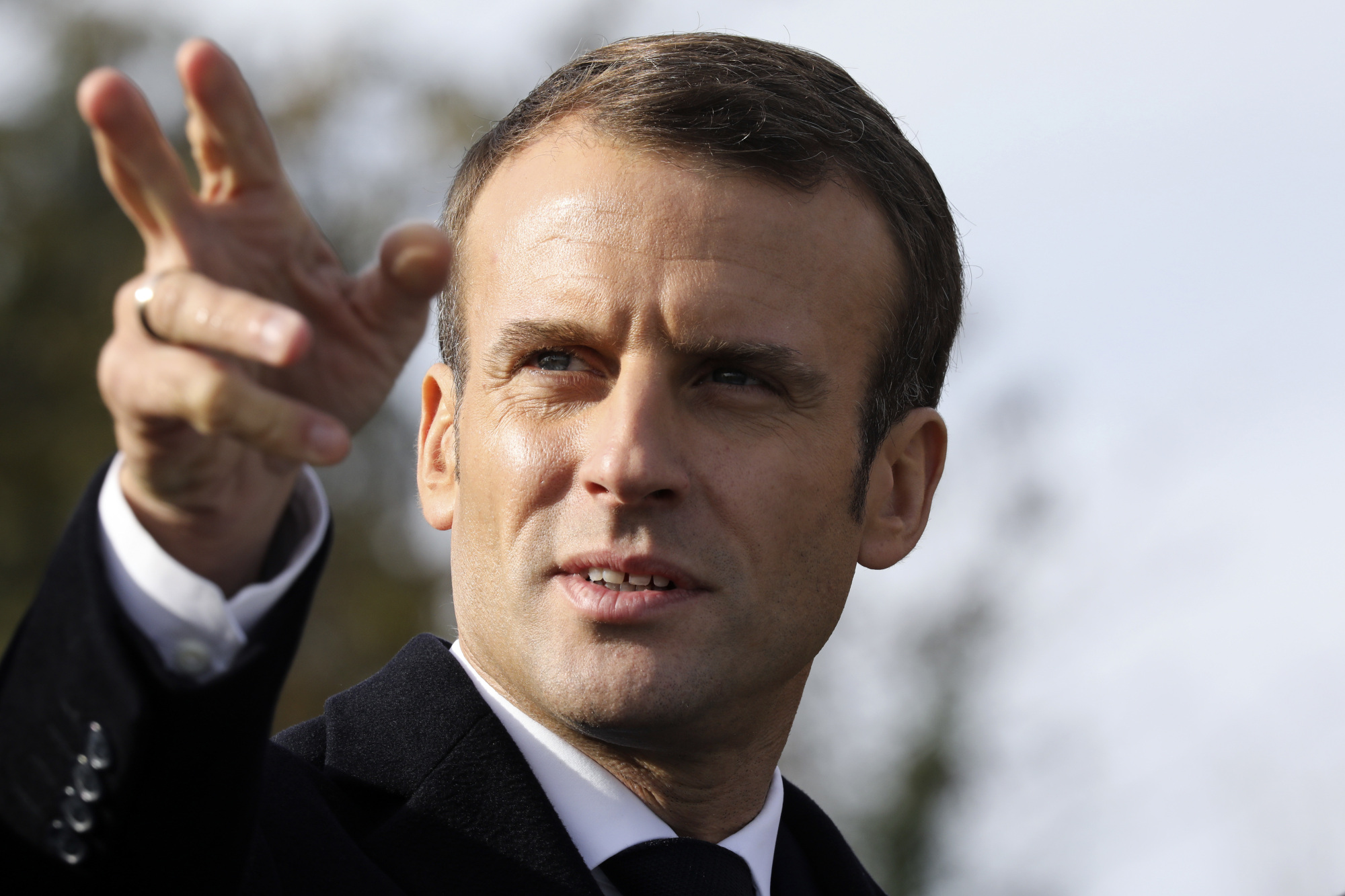  Macron: Erősödnek a múlt démonai