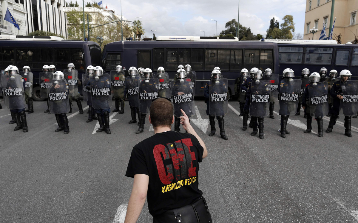 Rendőrök is megsérültek az athéni összecsapásokban