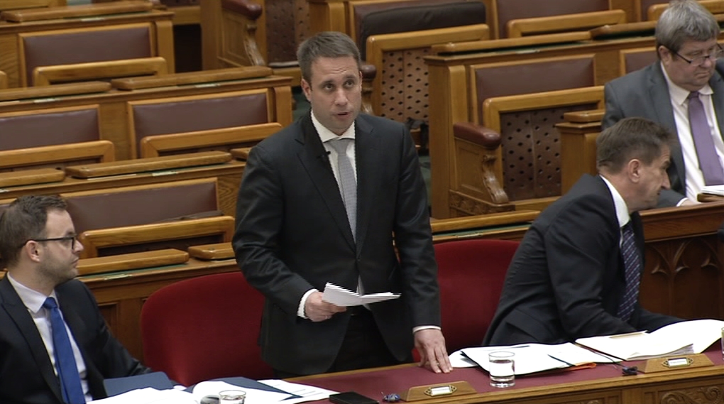 A Gruevszki-ügy körül forgott a parlamenti ülés