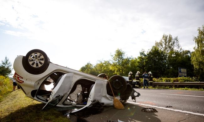 Hét autó és egy kamion karambolozott az M3-as autópályán