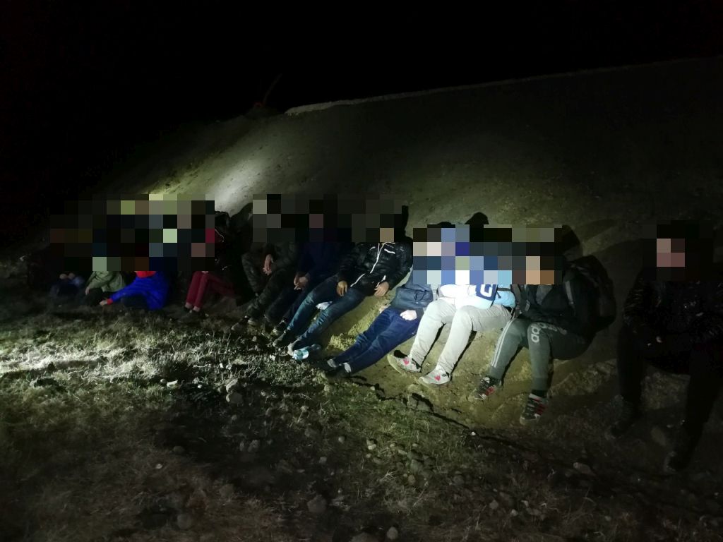 Illegális migránsok próbálkoztak Nagylaknál