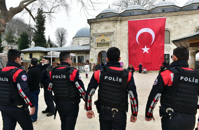 Újabb 137 feltételezett gülenista ellen adtak ki elfogatóparancsot