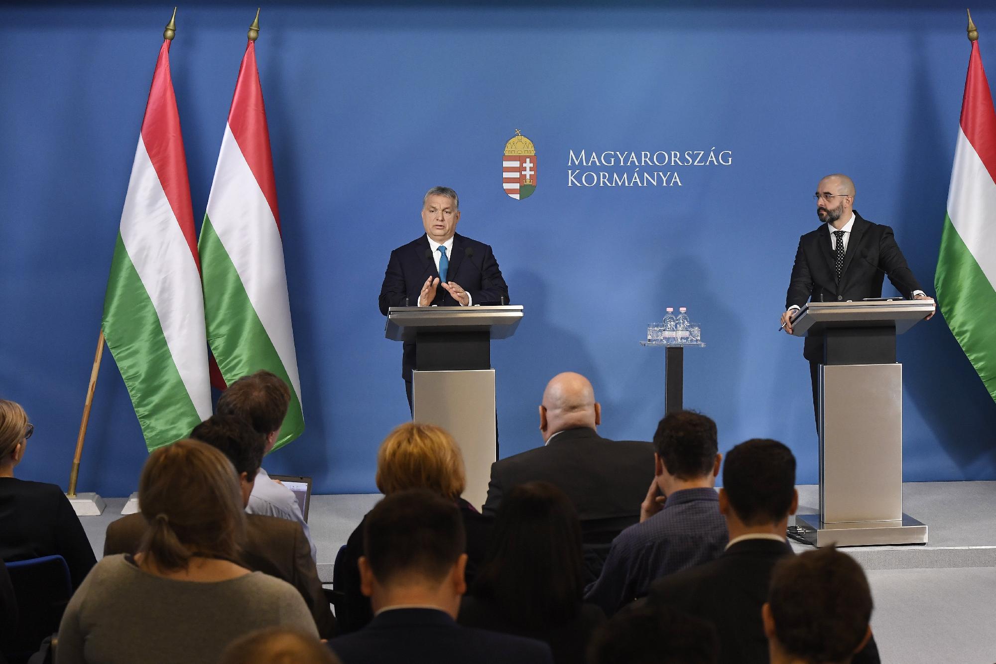 Orbán Viktor első kormányinfója – Csörte