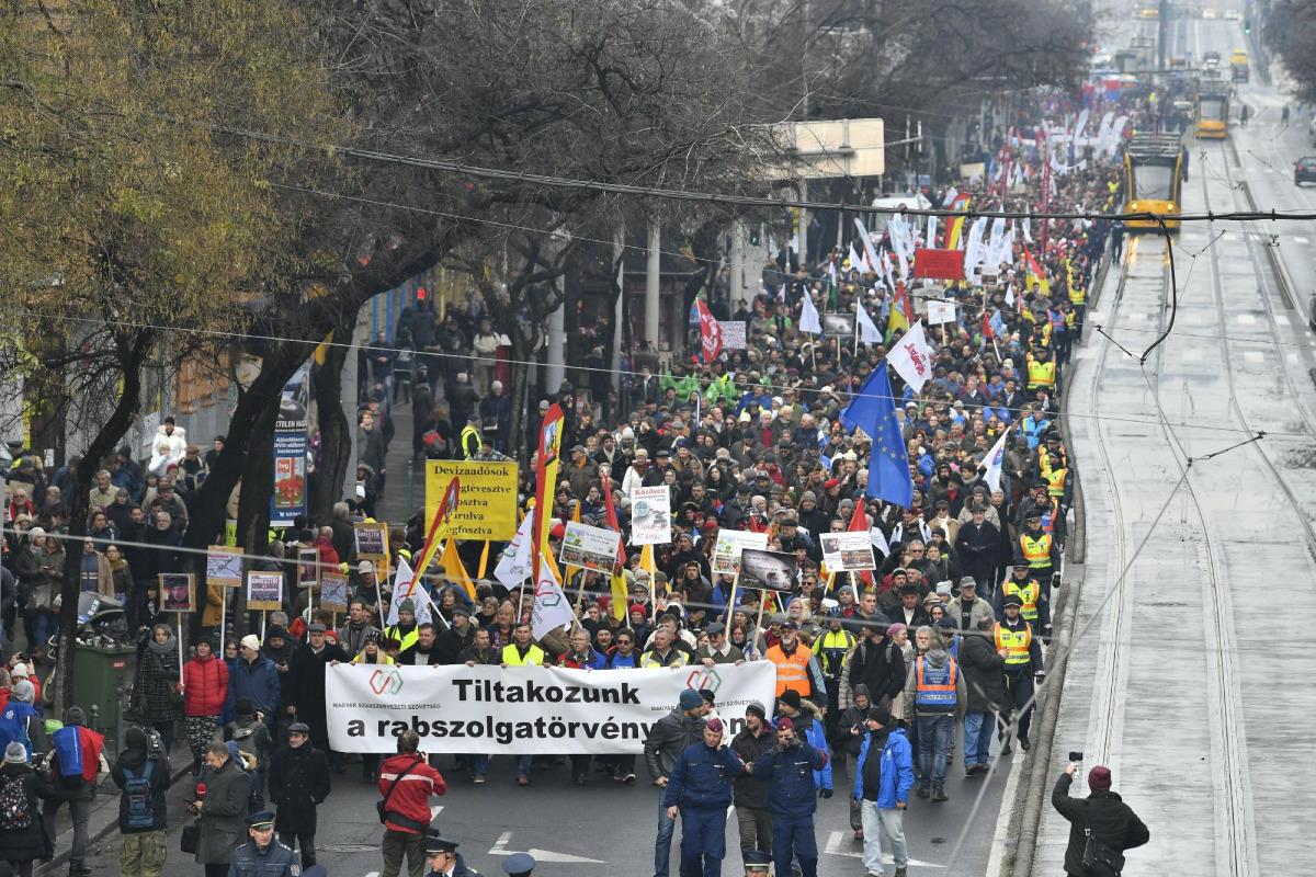 A magyarok többsége nem kér a sztrájkból és az ellenzéki színjátékból 