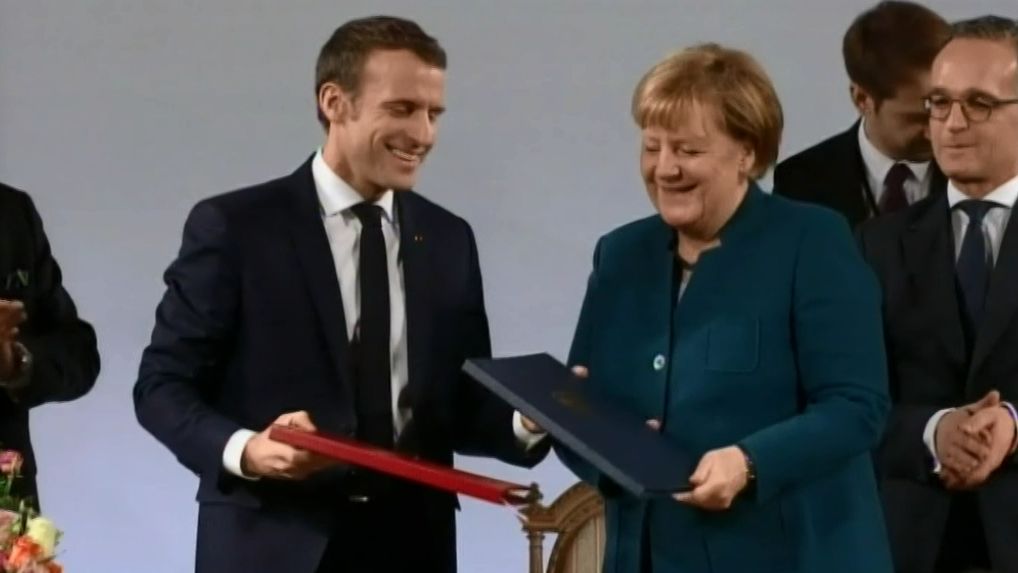 Történelmi megállapodást írt alá Merkel és Macron
