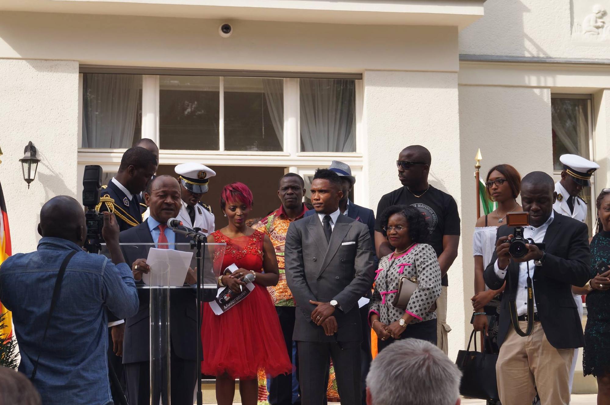 Tüntetők törtek be a kameruni nagykövetségre