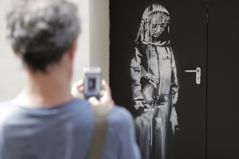Ellopták Banksy párizsi művét