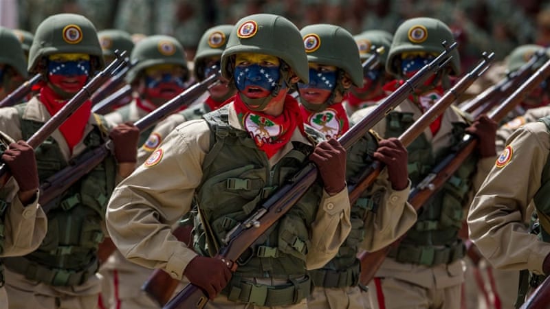 A hadsereget győzködi mindkét venezuelai elnök