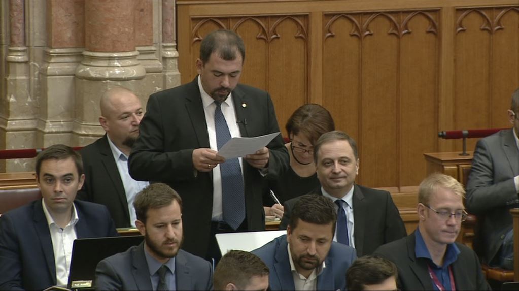 Szávay és Staudt hivatalosan is lemondott parlamenti mandátumáról