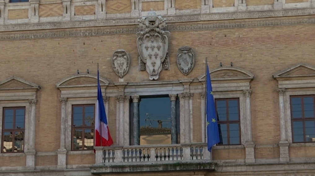 Egyeztetésre hívja az olasz kormányfő-helyettes a francia vezetést