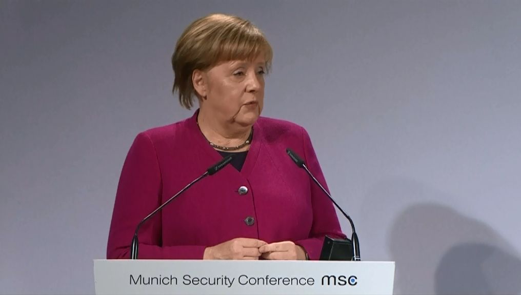 Merkel: Európát súlyos bajok gyötrik