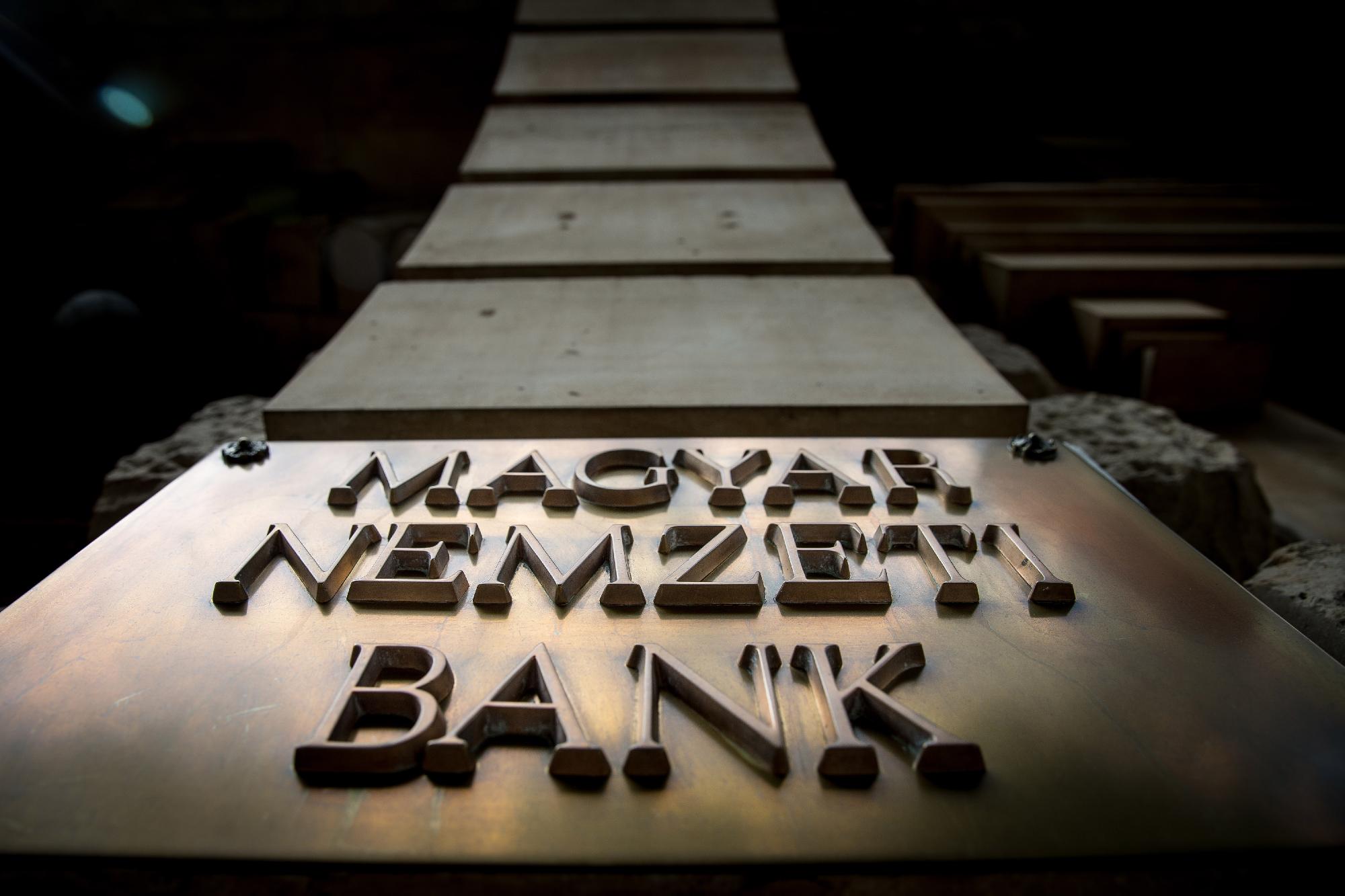 Környezettudatos bankolást szeretne az MNB