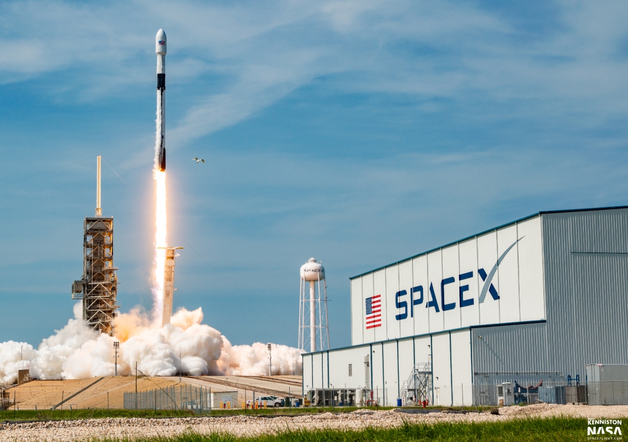 Sikeresen felbocsátotta űrhajóját a SpaceX
