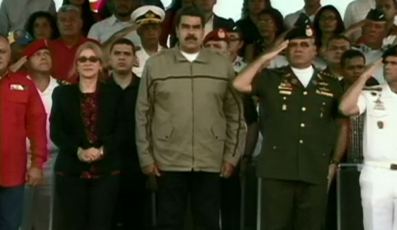 Hatalmi harcához toboroz embereket a venezuelai elnök