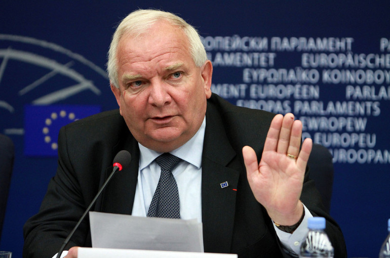 Joseph Daul mozgathatja a szálakat és Manfred Webert