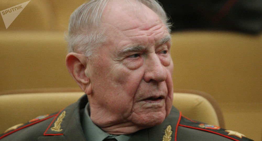 Tíz év börtönbüntetésre ítélték az utolsó szovjet védelmi minisztert