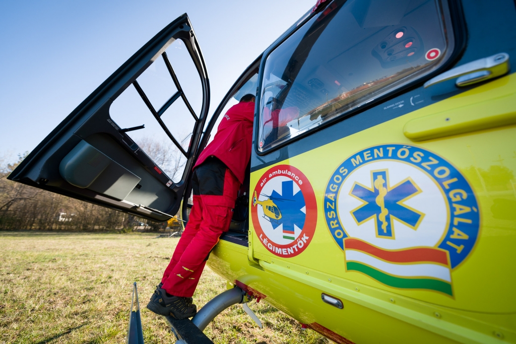 ORFK: korszerű mentőhelikopterek állnak szolgálatba hétfőn