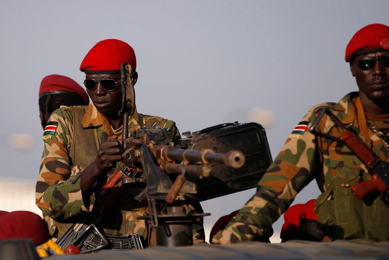 A szudáni hadsereg megszállta a kormánypárt székházát egy szemtanú szerint