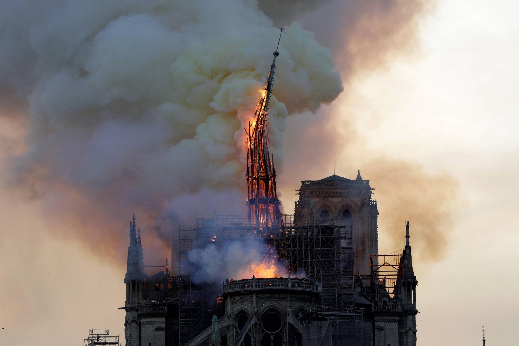 Ólomszennyezettség miatt felfüggesztették a Notre-Dame helyreállítási munkáit
