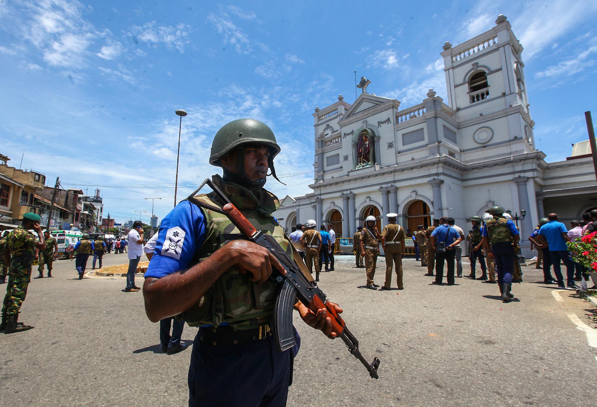 Lövöldözés tört ki egy razzia közben Srí Lankán