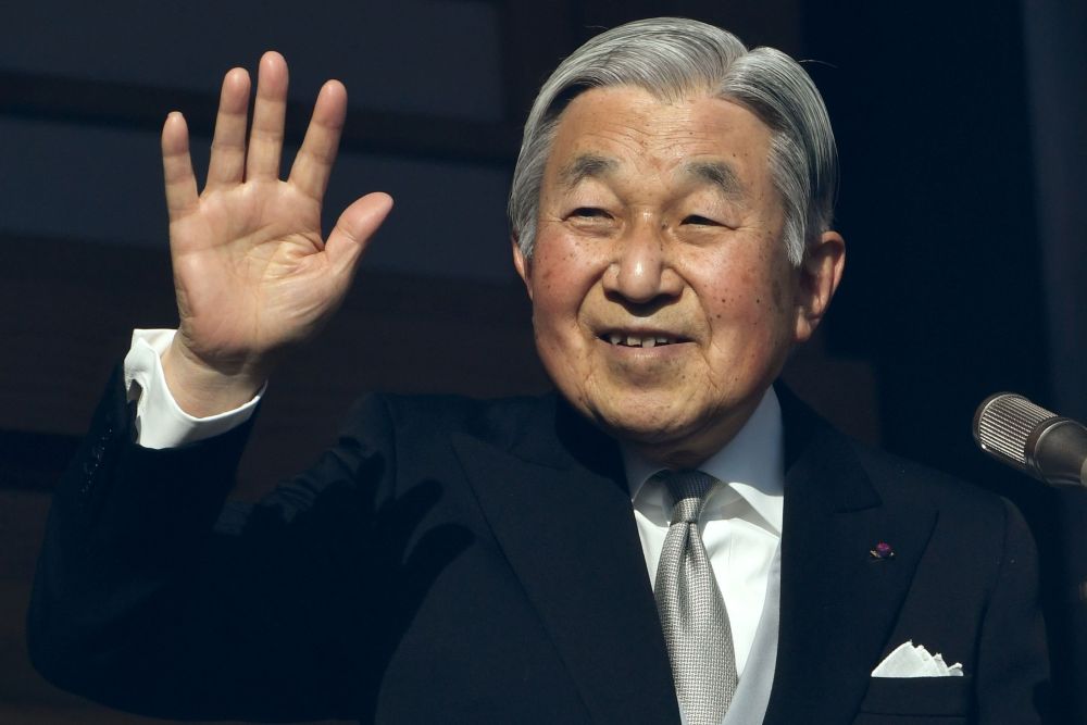 Távozott a trónról Akihito japán császár