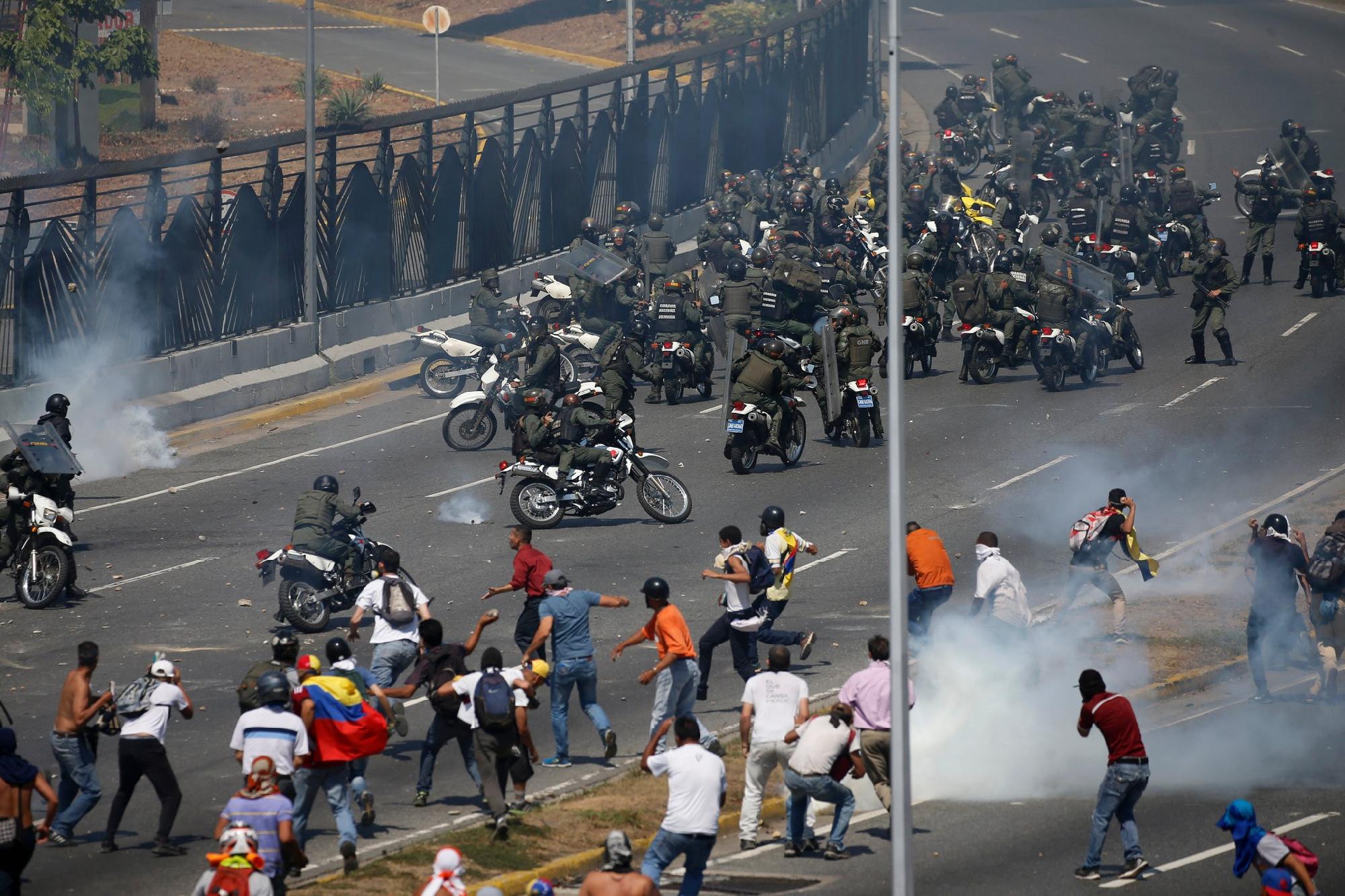 Harmincheten sebesültek meg a caracasi tüntetésen