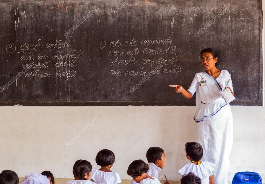 Újranyitottak a világi iskolák Srí Lankán