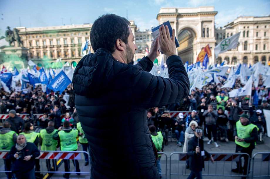 Kampányzáró tömegdemonstrációt tart Salvini az európai szuverenista erőkkel 