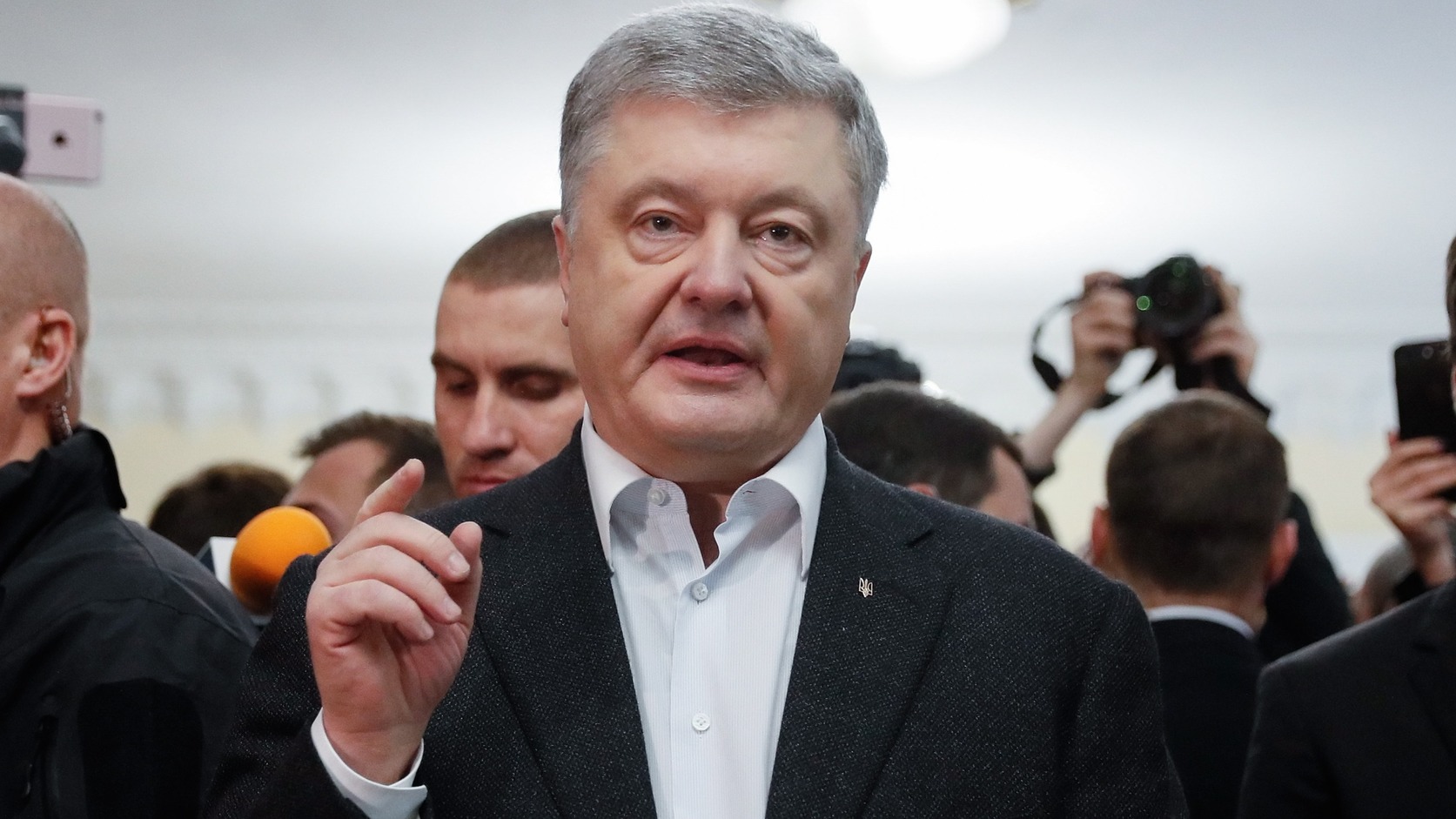 Porosenko: Zelenszkij megsértette az ukrán alkotmányt a parlament feloszlatásával