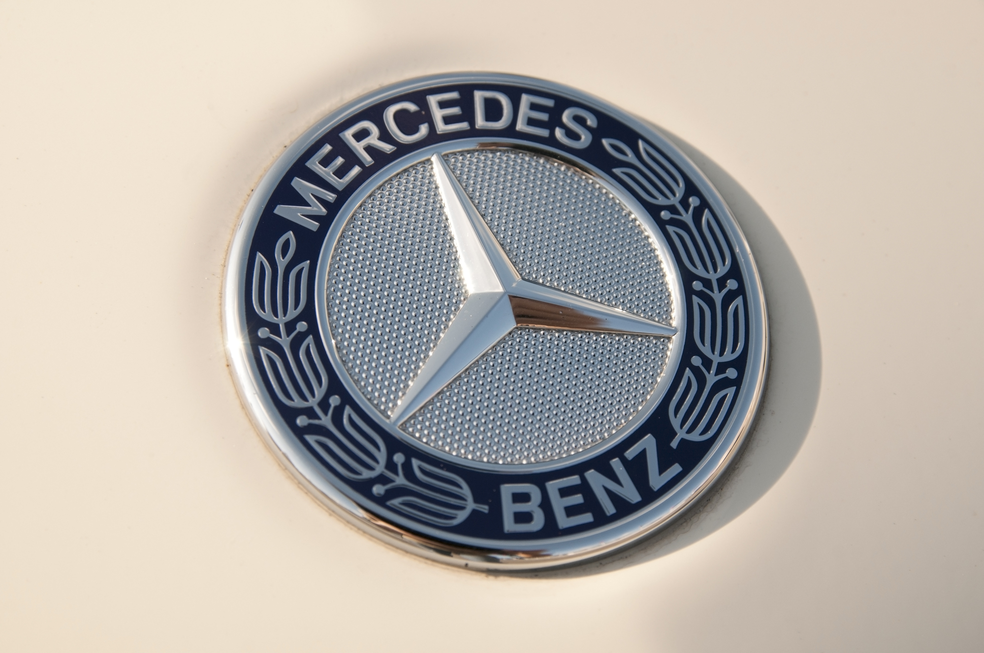 Mercedes-Benz csuklós autóbuszokat adtak át Debrecenben