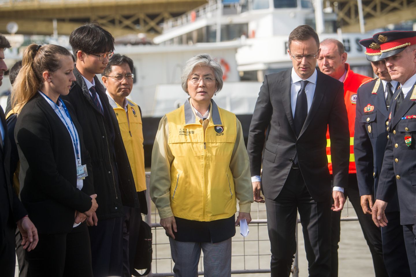 Szijjártó Péter a helyszínre látogatott a dél-koreai külügyminiszterrel