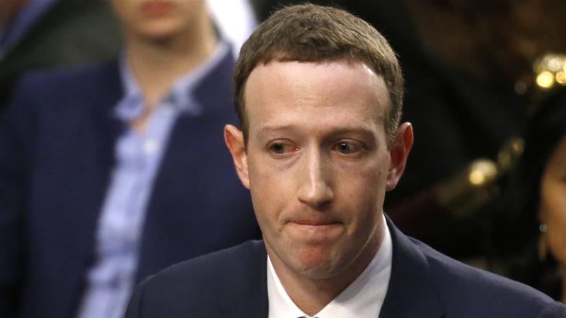 Elzavarnák Zuckerberget a Facebook éléről