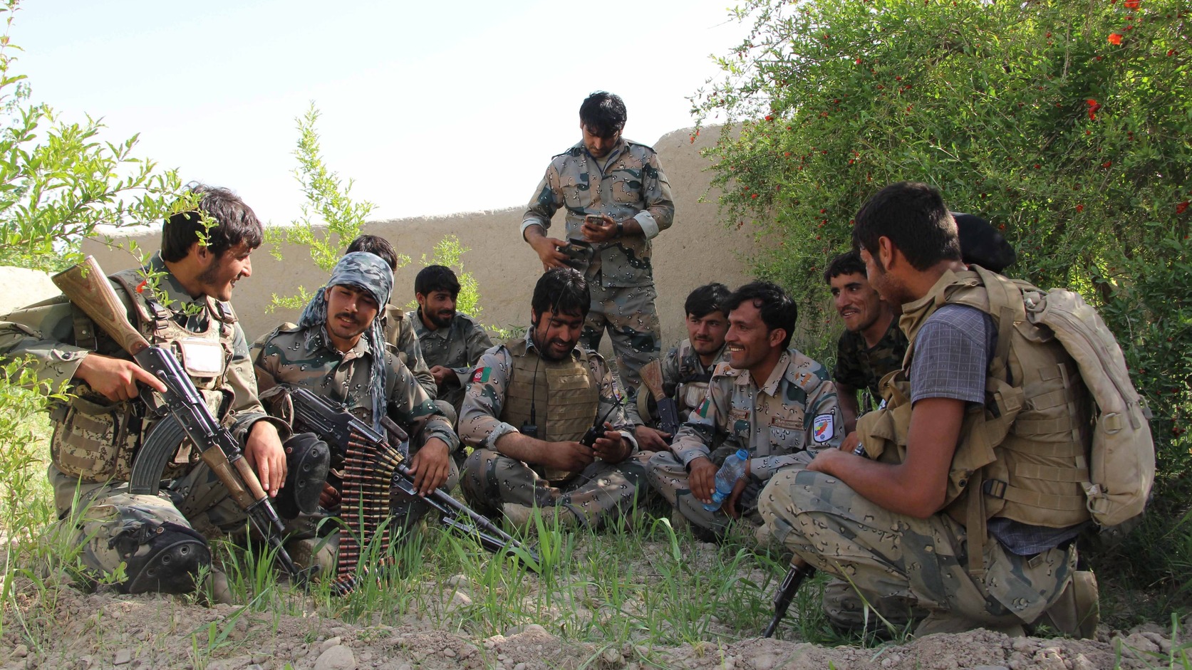 Az afgán hadsereg civileket szabadított ki az iszlám szélsőségesek börtönéből