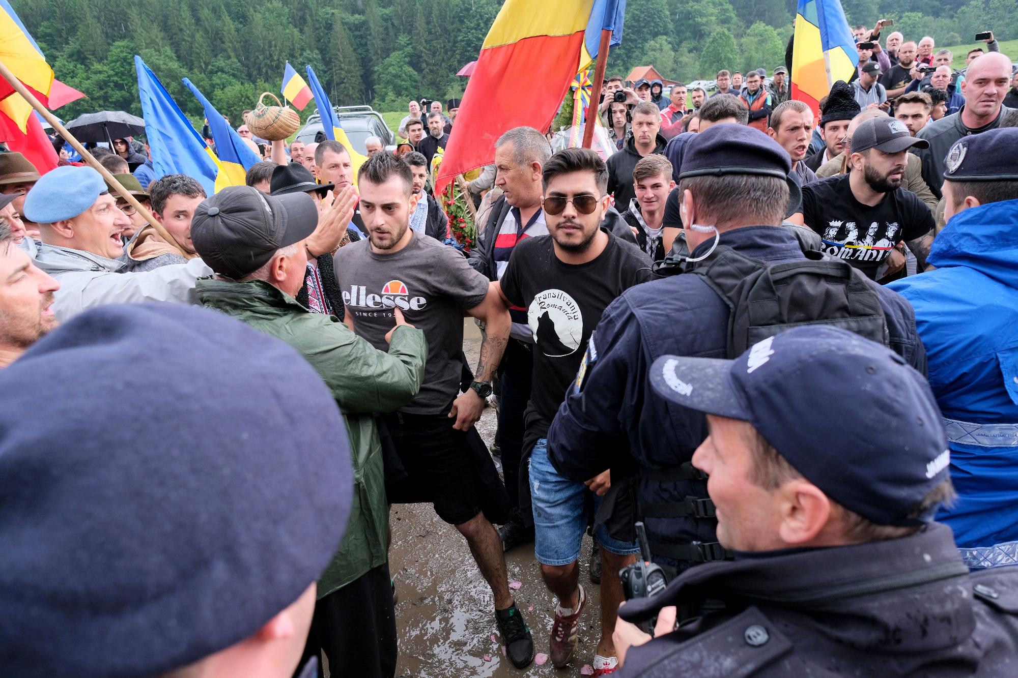 Román ügyészség: Nem uszítás a „kifele a magyarokkal az országból!”