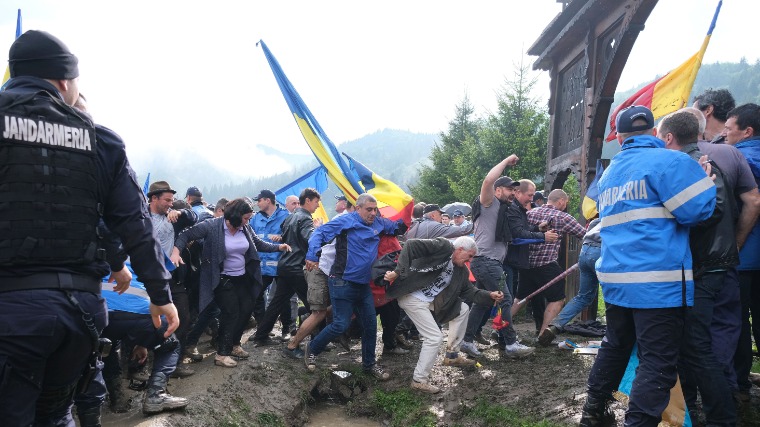 A Hargita megyei önkormányzat elnökét is megbírságolta a román csendőrség