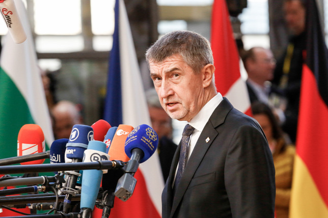 Brüsszel és Soros meg akarja buktatni Babiš cseh miniszterelnököt