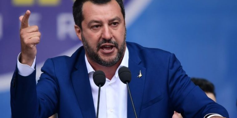 Salvini: A Sea-Watch 3 nevű migránstaxi kapitánya háborús bűnös