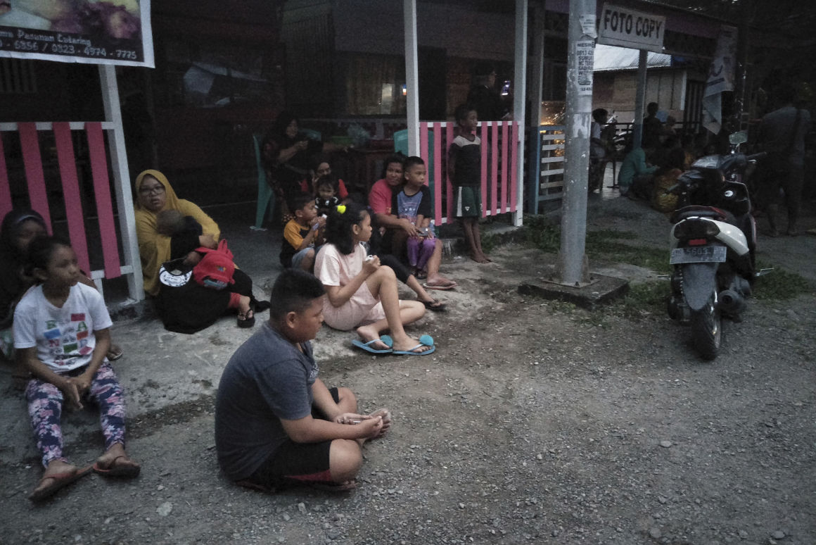 Halálos áldozata is van az indonéziai földrengésnek