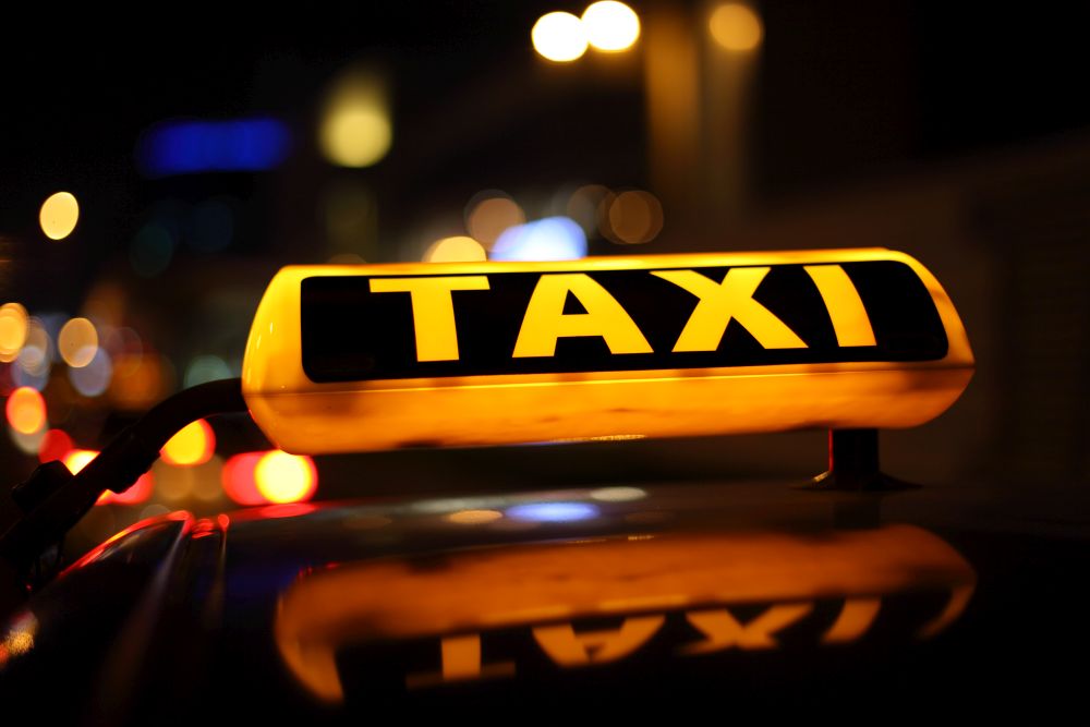 Felbecsülhetetlen károkat okoznak a taxis hiénák