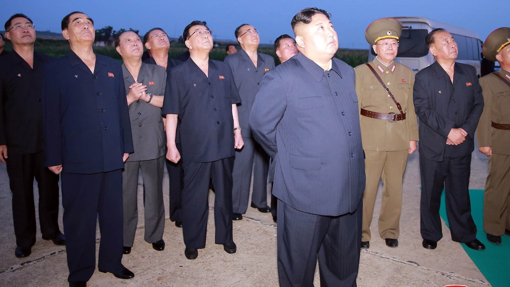 Észak-Korea nagy kaliberű rakéta-sorozatvetőt tesztelt