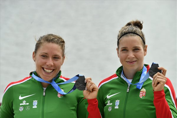 Balla és Takács 200 méteren is ezüstérmes