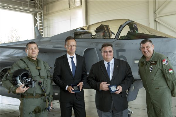 Szijjártó: Ismét Magyarország adja 2022-től a balti légtérvédelmi misszió egyik erejét