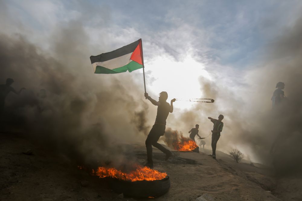 Több tucat palesztin tüntető kapott lőtt sebet a gázai tüntetéseken