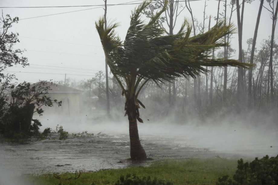 A Dorian hurrikán várhatóan csak Florida partjai mentén halad el