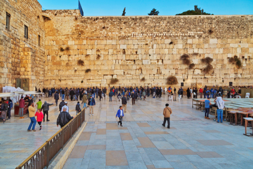 Bibliai héber nevet és tisztséget rejtő pecsétet találtak Jeruzsálemben