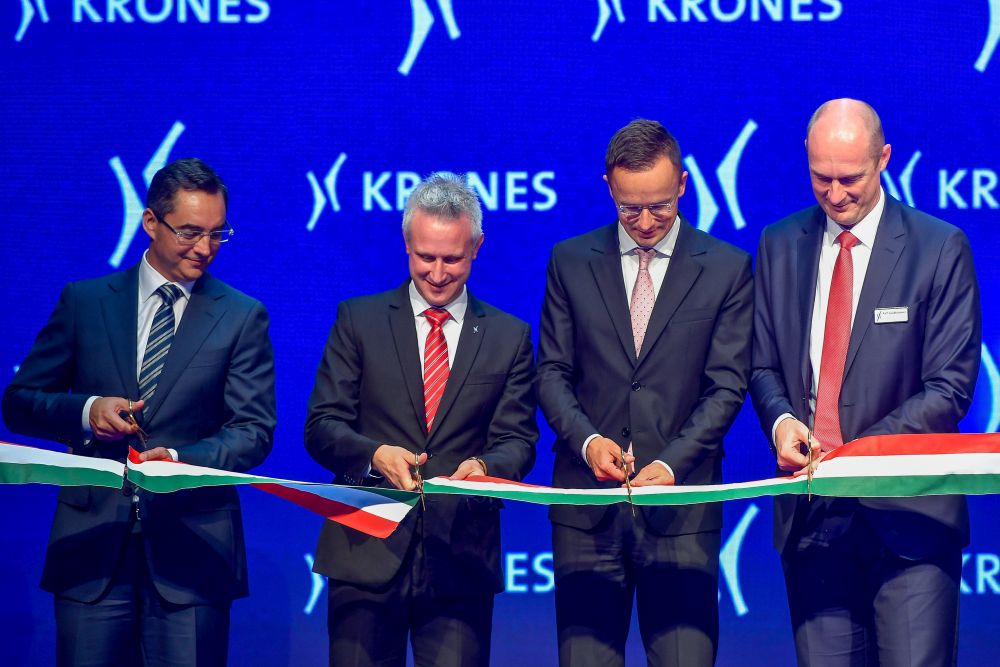 Felavatták a Krones Hungary új gyártóüzemét Debrecenben