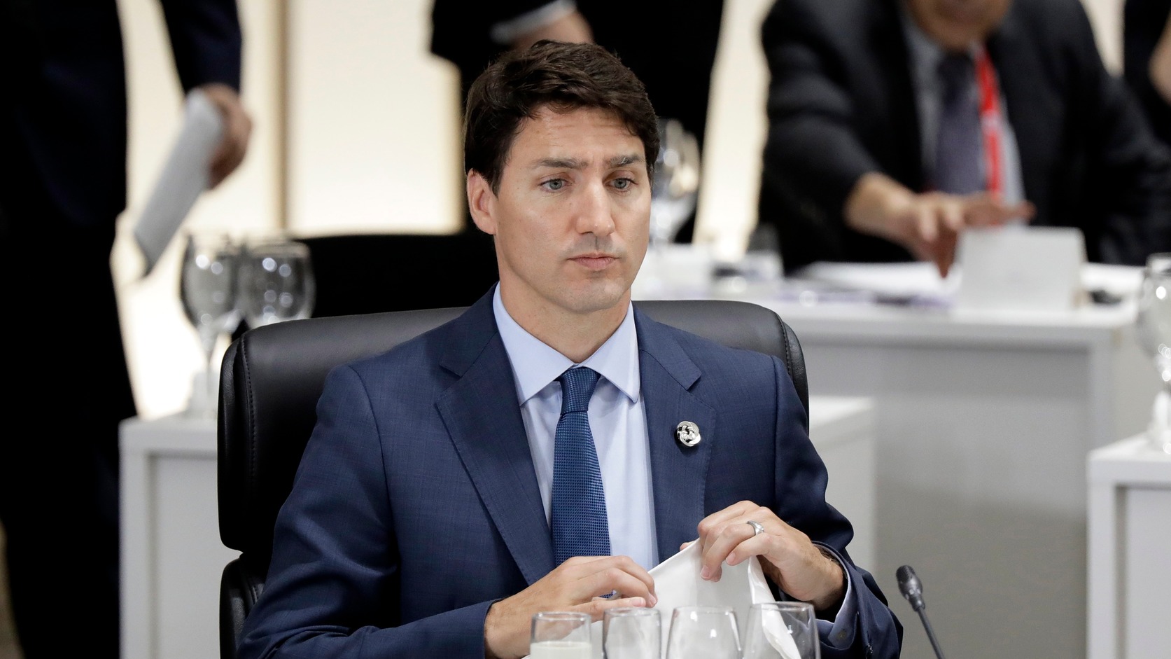 Feketére festett arccal fotózták le a kanadai kormányfőt, most bocsánatot kért