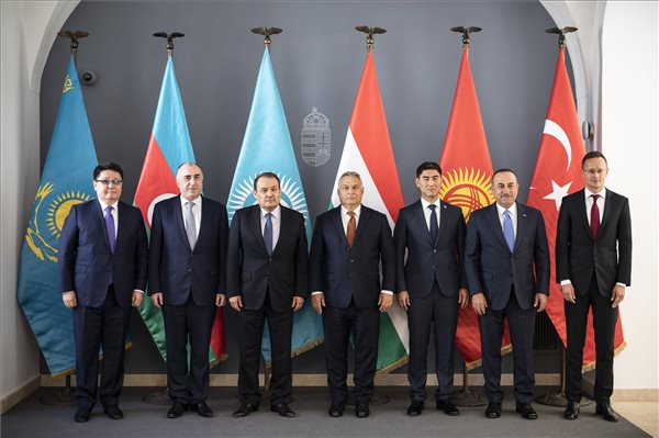 Orbán Viktor fogadta a Türk Tanács külügyminisztereit
